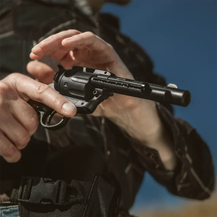 991873 Daisy Red Ryder Revolver_Lifestyle 13